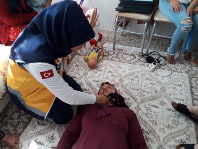Bayanlara Evde İlk Yardım Dersi