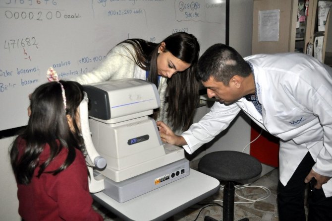 Öğrencilere Göz Taraması