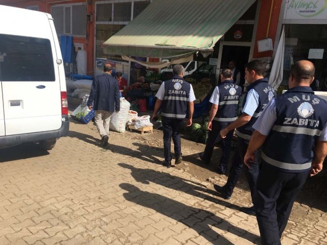 Kaldırımları İşgal Edenlere Cezai İşlem Uygulanıyor