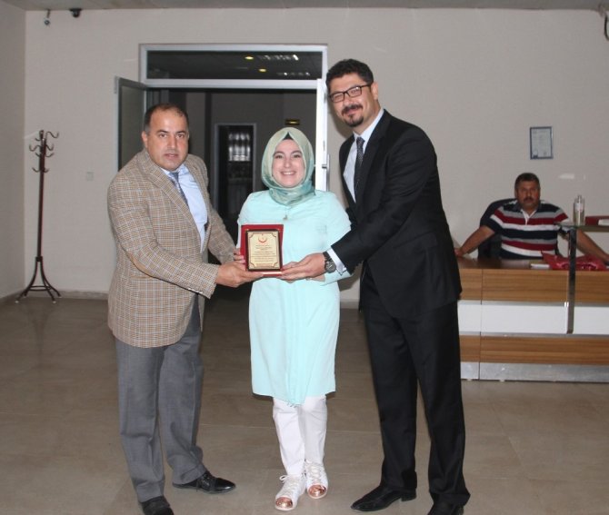 Tayini Çıkan Doktorlara Veda Yemeği