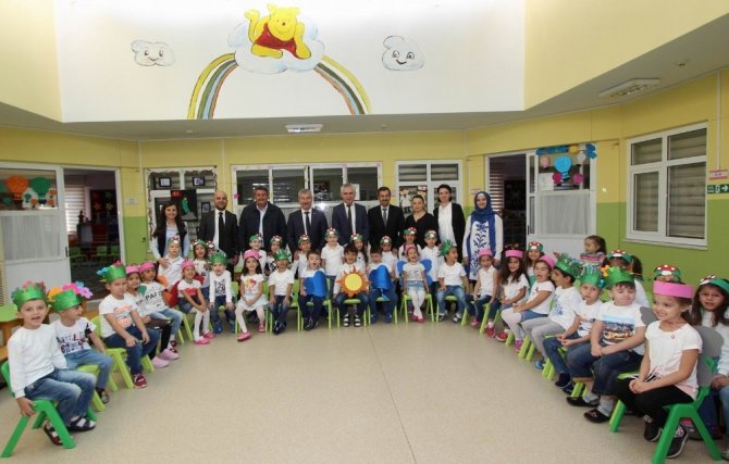 Saruhanlı’da Öğrencilere Kuru Üzüm Dağıtıldı