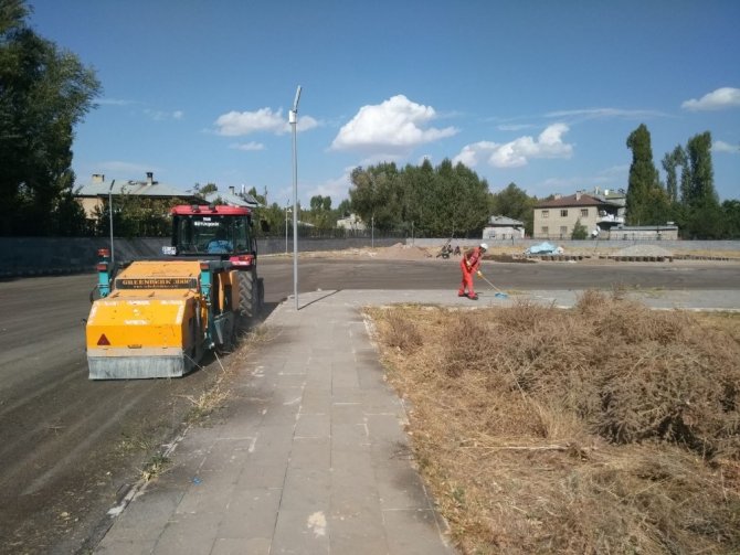 Genel Sekreter Yardımcısı Yaşar, Park Ve Bahçeleri İnceledi