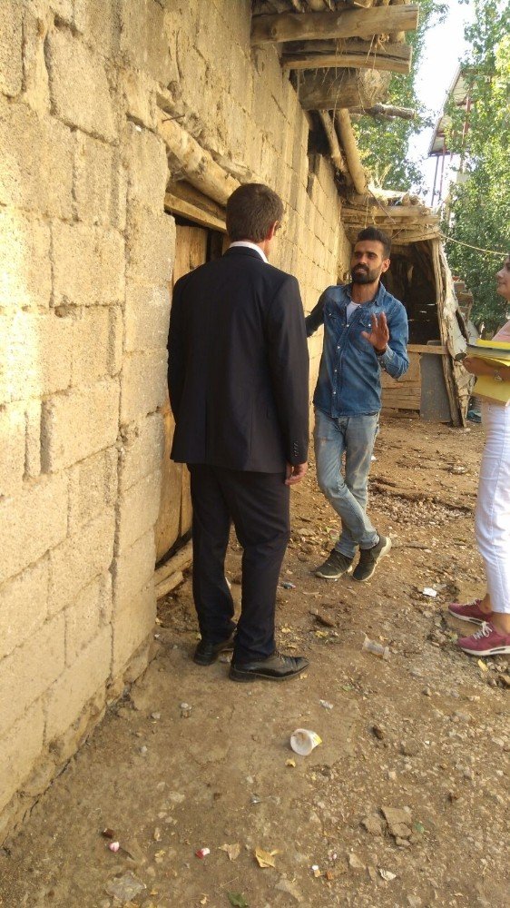 Edremit’te Ahır Sahibi Çiftçiler Bilgilendiriliyor