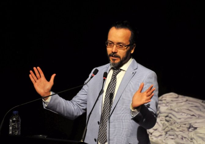 Diş Hekimliği Fakültesinde Beyaz Önlük Giyme Töreni Yapıldı