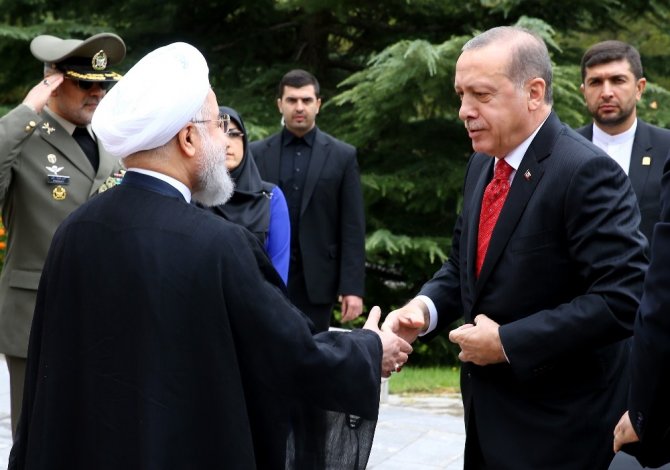 Cumhurbaşkanı Erdoğan, İran’da Resmi Törenle Karşılandı