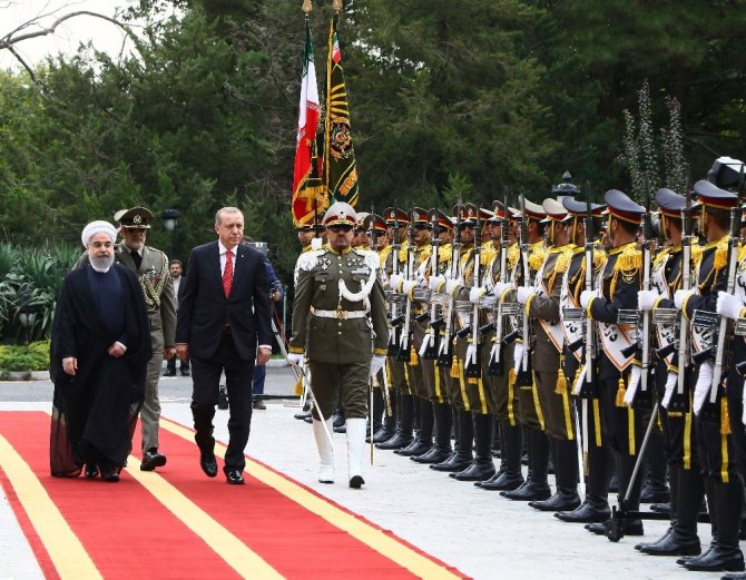 Cumhurbaşkanı Erdoğan, İran’da Resmi Törenle Karşılandı