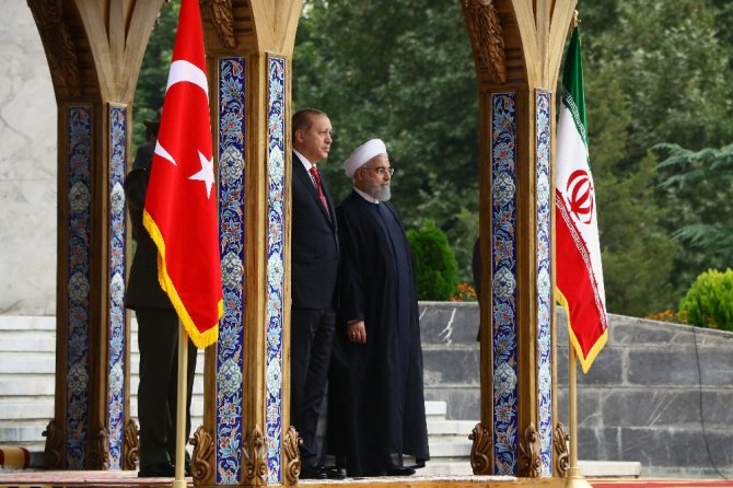 Cumhurbaşkanı Erdoğan, İran’da Resmi Törenle Karşılandı