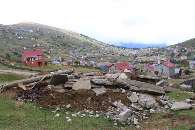 Yaylalardaki Çarpık Yapılaşma Havadan Böyle Görüntülendi