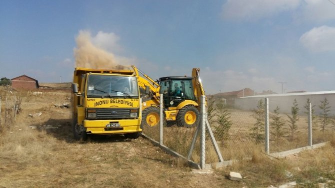 İnönü Fen İşleri Ekiplerinin Yol Ve Çevre Düzenleme Çalışmaları