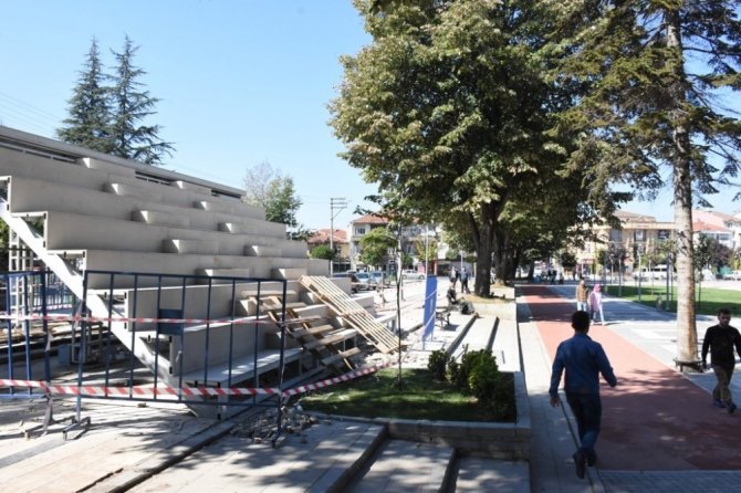 Körpeşlerde Asfaltlama Ve Park Yapımı