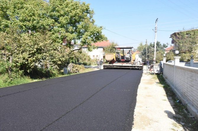 Körpeşlerde Asfaltlama Ve Park Yapımı