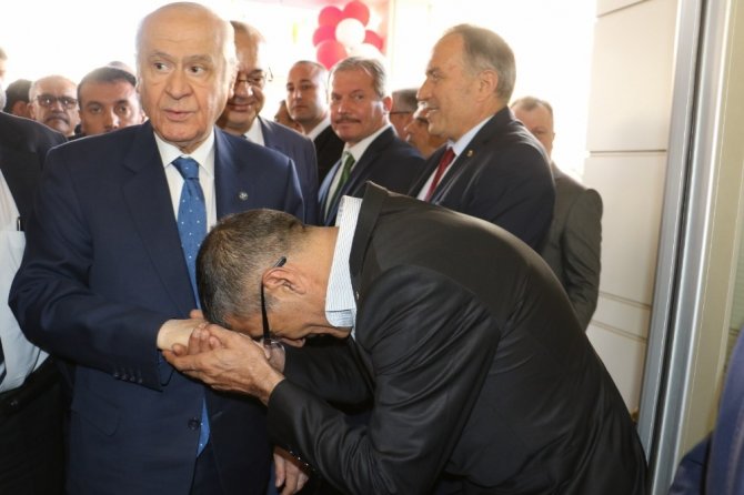 Bahçeli, Manisa’da