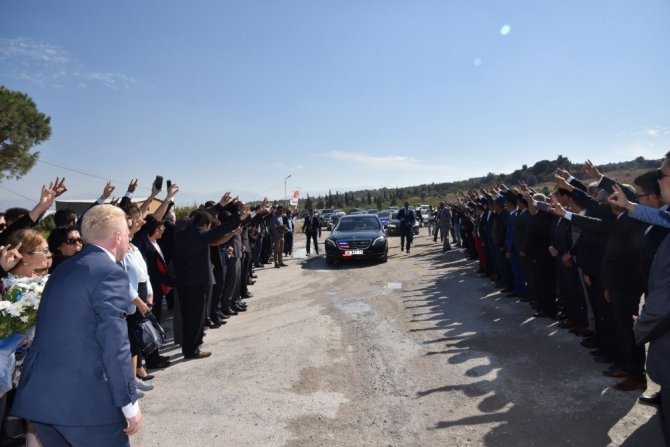 Bahçeli, Manisa’da