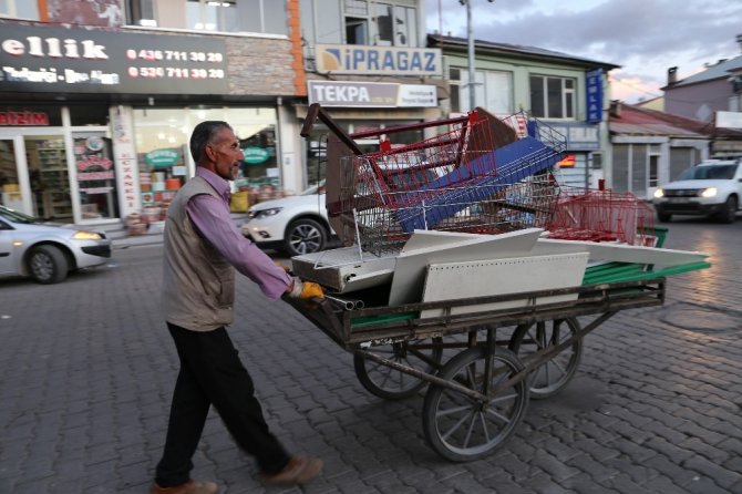 Diyarbakır’dan Geldi Varto’nun Hurdasını Topluyor