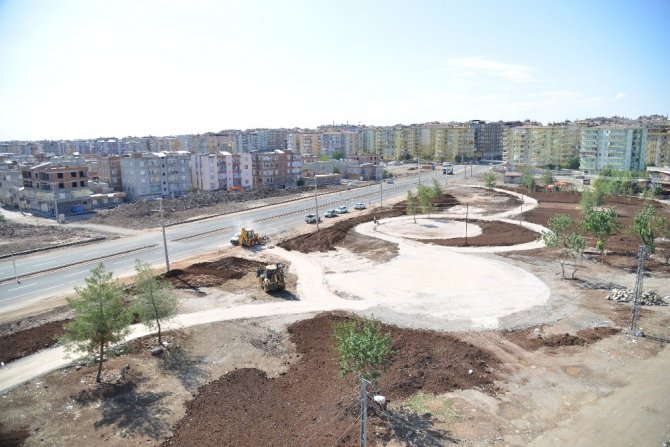 Büyükşehir Belediyesi, Ahmed Arif Parkı Yapıyor