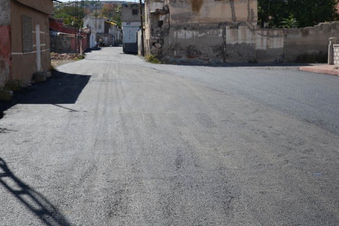 Battalgazi Mahallesinde Yollara 5 Bin 200 Ton Asfalt Serildi