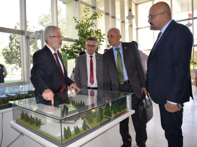 Otomotiv Mühendisliği Öğrencilerine Aylık Bin Lira Burs