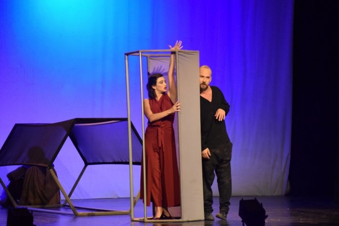 Tiyatro Anadolu ’’Kundakçı’’ İle Perde Açtı