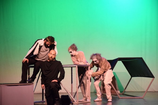 Tiyatro Anadolu ’’Kundakçı’’ İle Perde Açtı