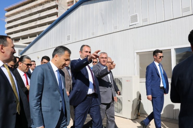 Adalet Bakanı Gül’den Personel Müjdesi