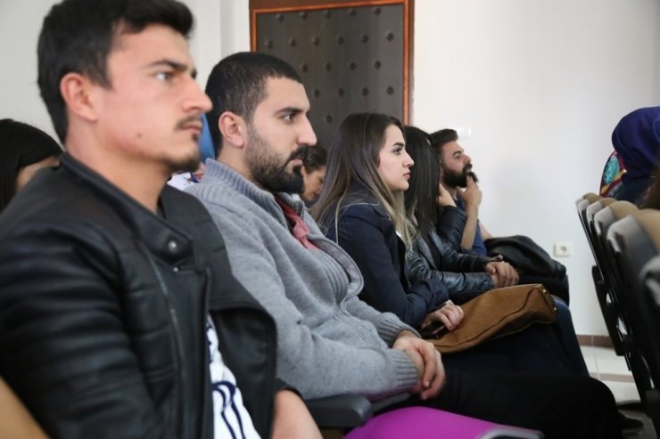 Asü’de Felsefe Toplantısı Yapıldı