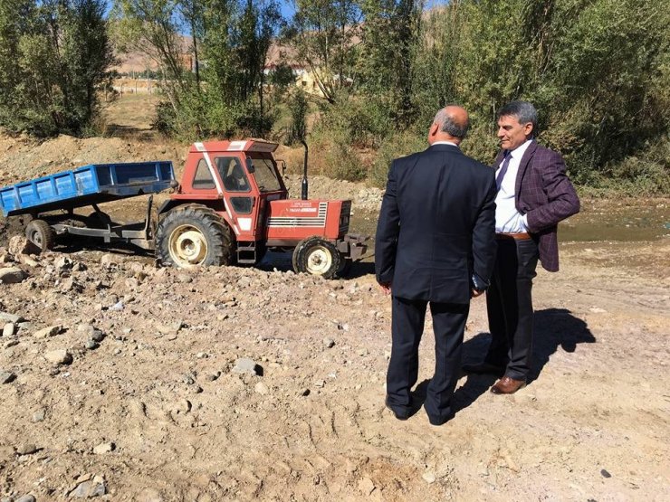 Kaymakam Ve Belediye Başkan Vekili Özkan, Yolalan’da Ki Çalışmalarını Yerinde İnceledi