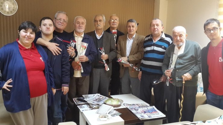 Down Sendromlu Çocuklardan Emekli Evleri’ne Ziyaret