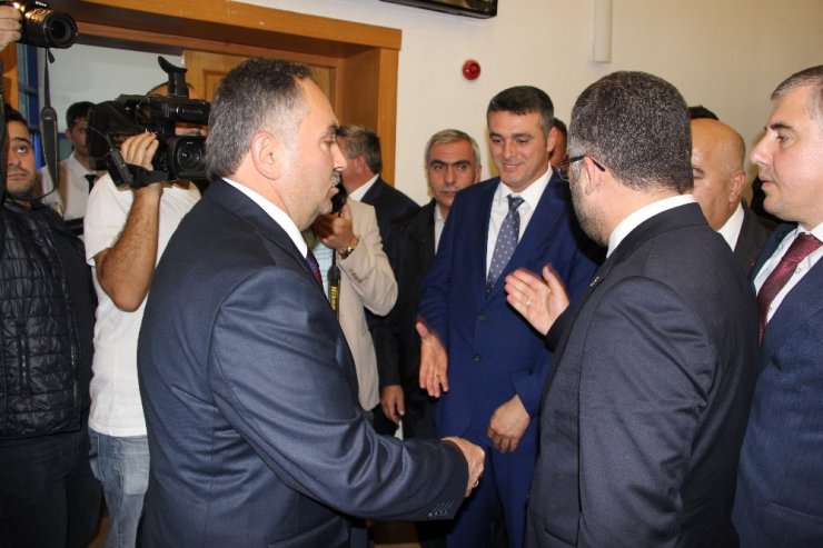 Düzce Belediye Başkanı Dursun Ay Oldu