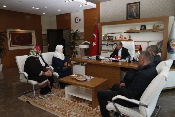 Başkan Duruay ’Halk Günü’nde Vatandaşları Dinledi