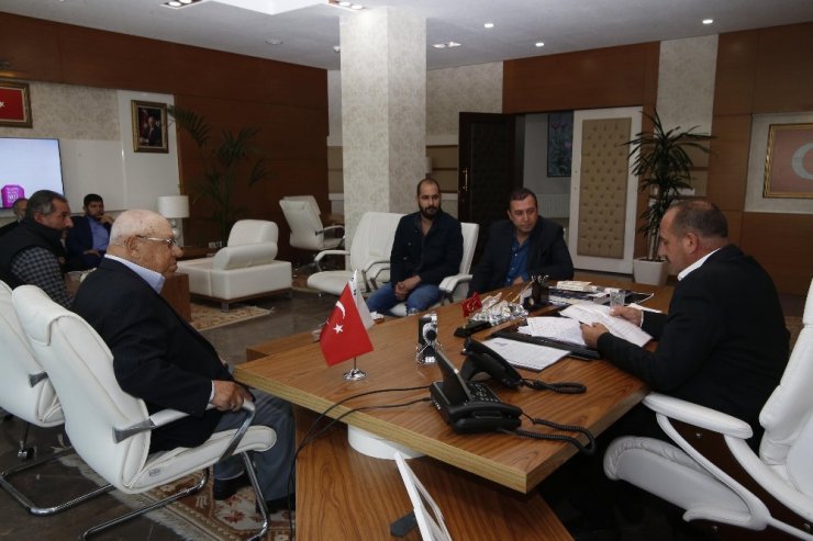 Başkan Duruay ’Halk Günü’nde Vatandaşları Dinledi