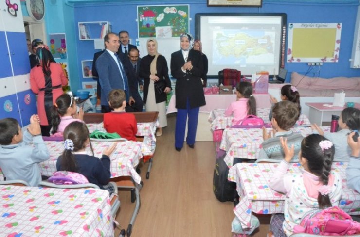 İl Milli Eğitim Müdürü Durmuş, Cumhuriyet Ortaokulu Özel Eğitim Sınıfı Açılışına Katıldı