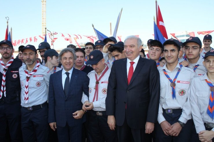 İstanbul’un 94’üncü Kurtuluş Yıldönümü Taksim’de Törenle Kutlandı