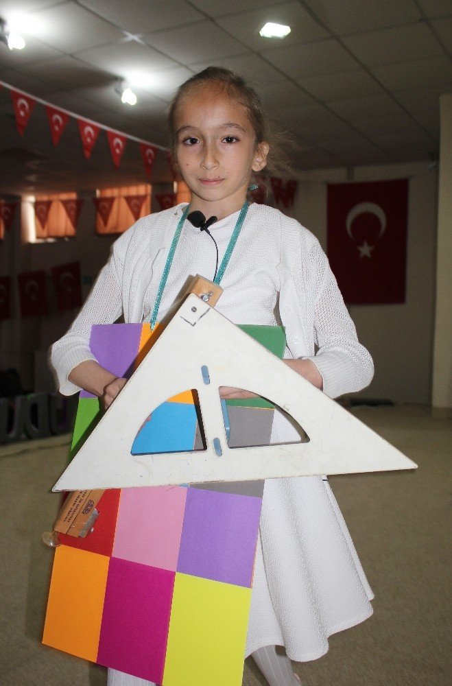 8 Yaşındaki Çocuk Kalbine Yenik Düştü