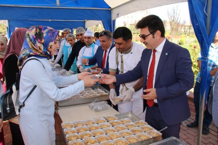 Üniversitede Aşure İkramı