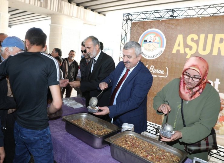 Körfez Belediyesi 3 Bin Aşure Dağıttı