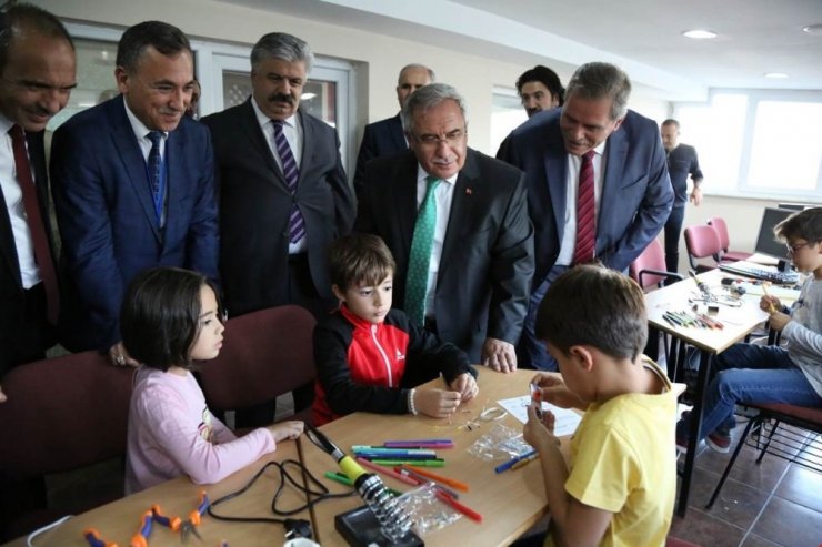 Kütahya’da Bilim Şenliği