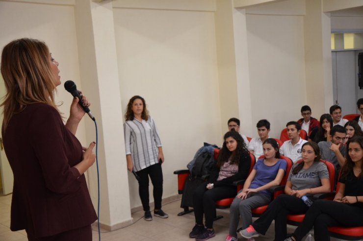 Milas’ta Gençlere Tıp Fakültesi Anlatıldı