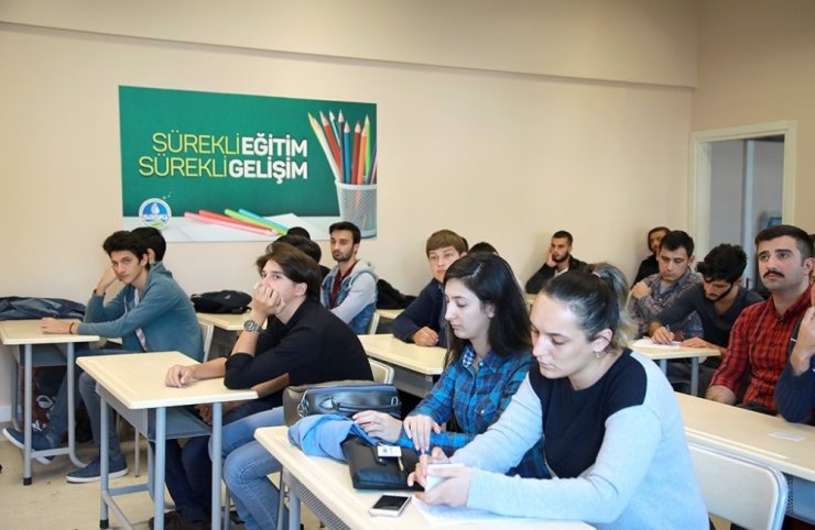 Saski Gençleri Geleceğe Hazırlıyor