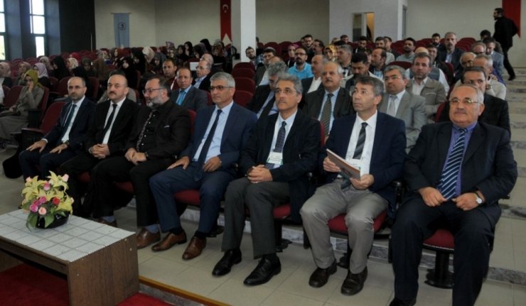 “Gençliğin Değerlerini Tehdit Eden Postmodern Akımlar” Kongresi