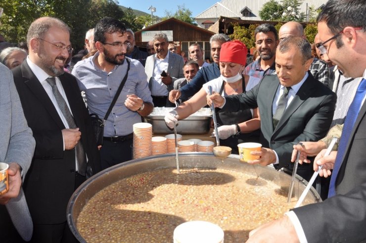 Tunceli’de 3 Bin Kişiye Aşure İkramı