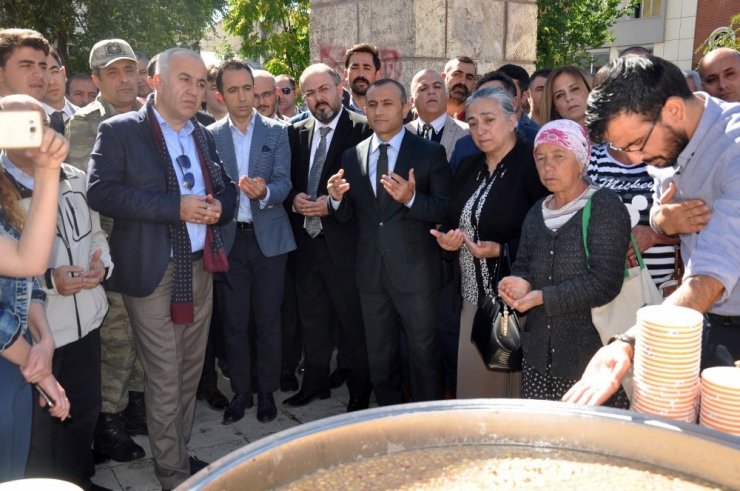 Tunceli’de 3 Bin Kişiye Aşure İkramı