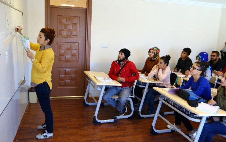 Van Büyükşehir’den Eğitime ‘Sürekli’ Destek