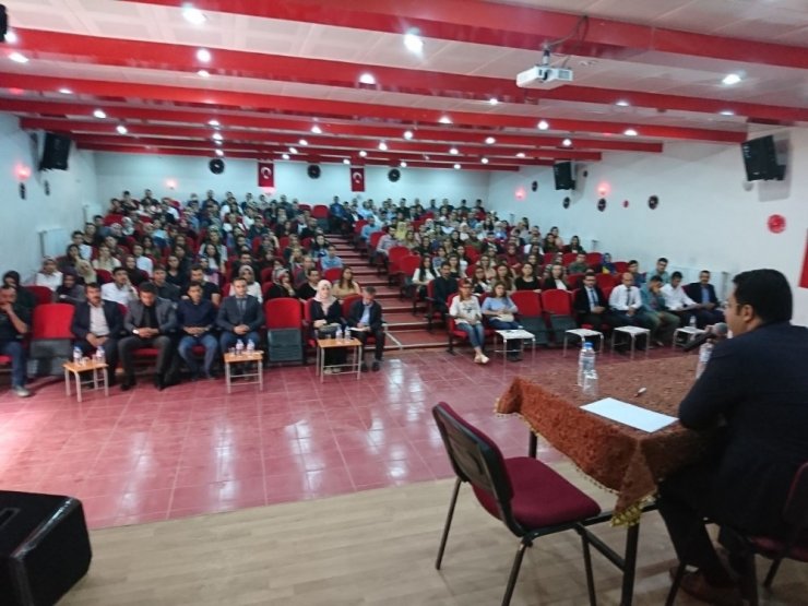 Bahçesaray’da Eğitim Toplantısı