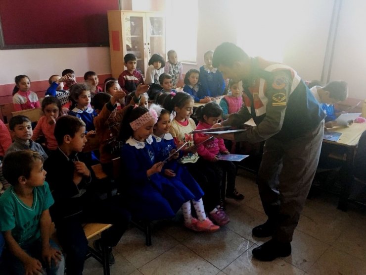 Jandarmadan Öğrenciler Trafik Semineri