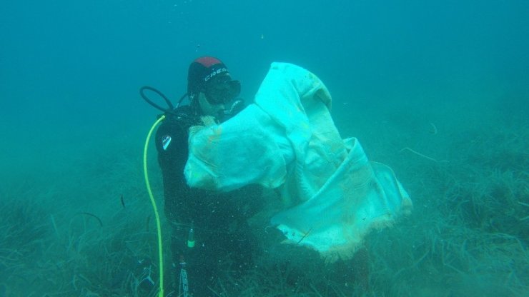 Bodrum’da Tatilcilerden Geri Kalanlar: Denizden 170 Çuval Çöp Çıktı