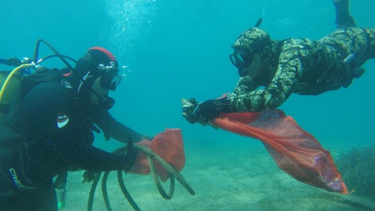 Bodrum’da Tatilcilerden Geri Kalanlar: Denizden 170 Çuval Çöp Çıktı