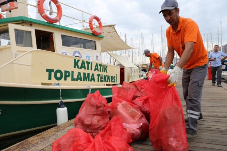 Bodrum’da Tatilcilerden Geri Kalanlar: Denizden 170 Çuval Çöp Çıktı