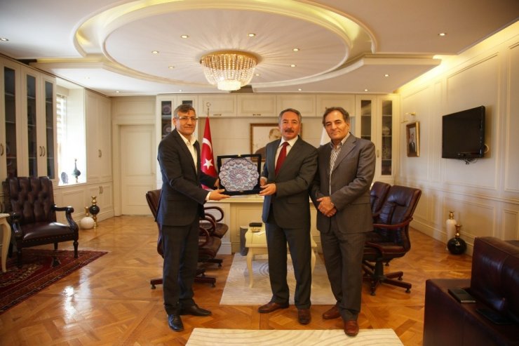 İran Erzurum Kültür Ataşesi Didban Rektör Karabulut’u Ziyaret Etti