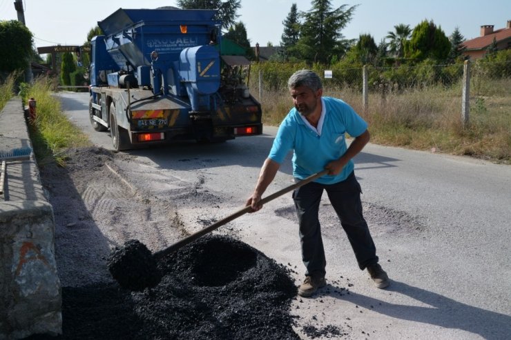 Kartepe’de Yollar Onarılıyor