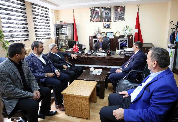 Başkan Karaosmanoğlu: “Çocuklarımız Kitaba Ulaşsın İstiyoruz”